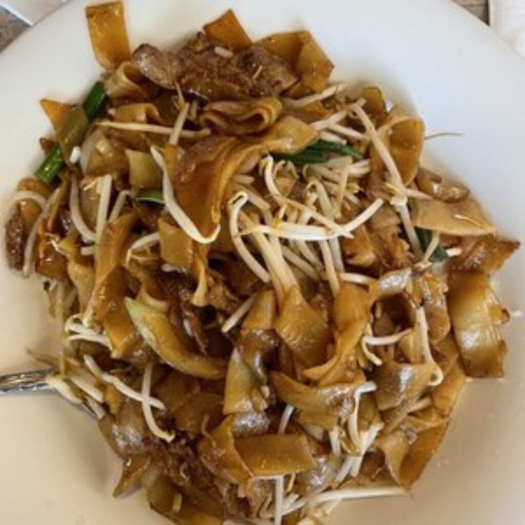 House of Bowls Beef Chow Fun Dry Style Kaitlin O.yelp